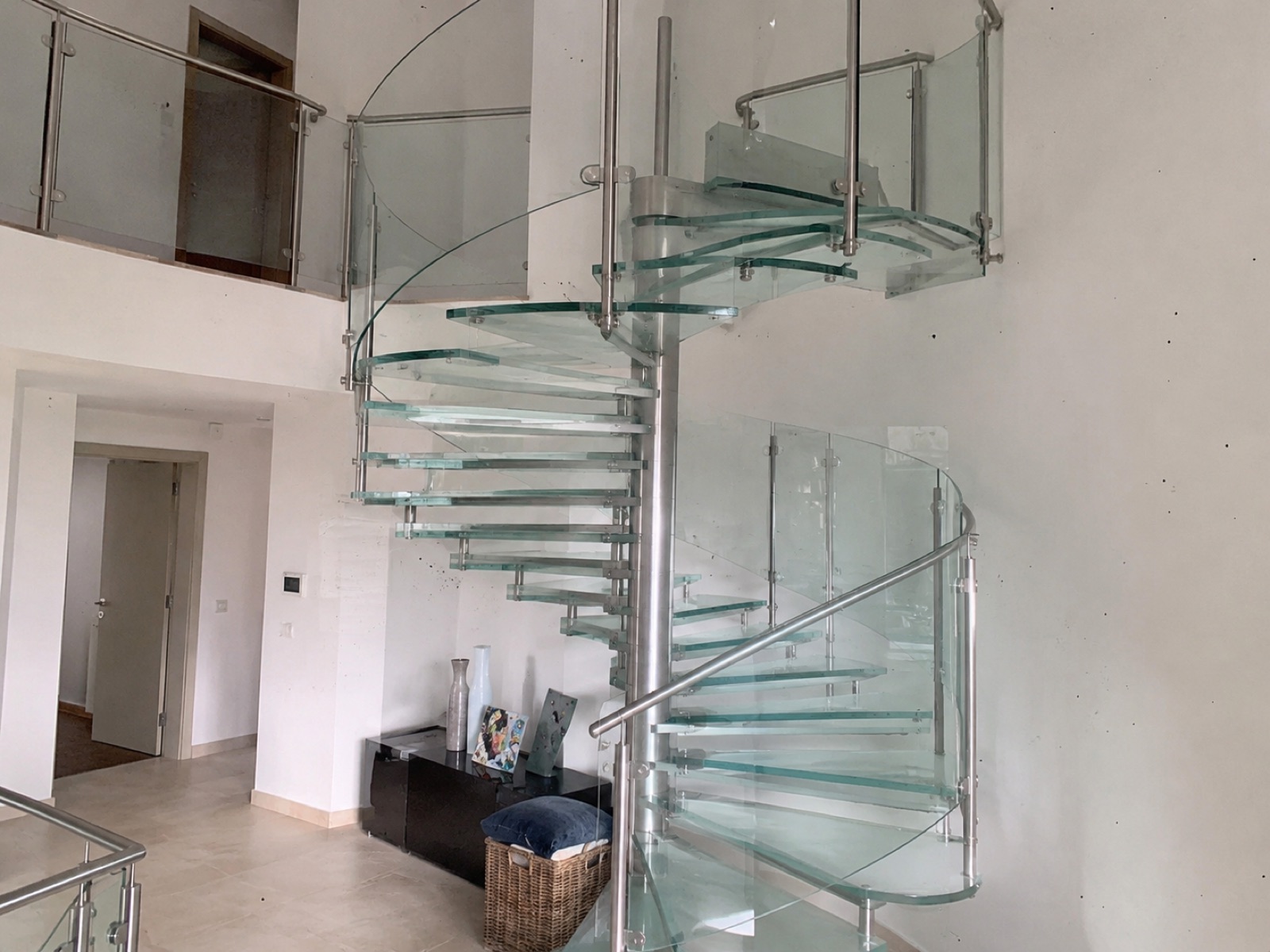 Glass railing